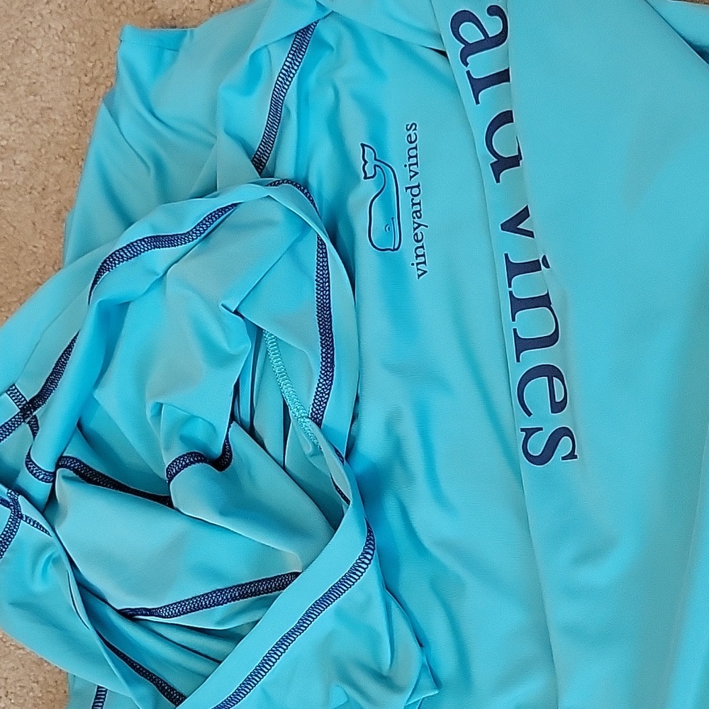 Long sleeved performance T hooded